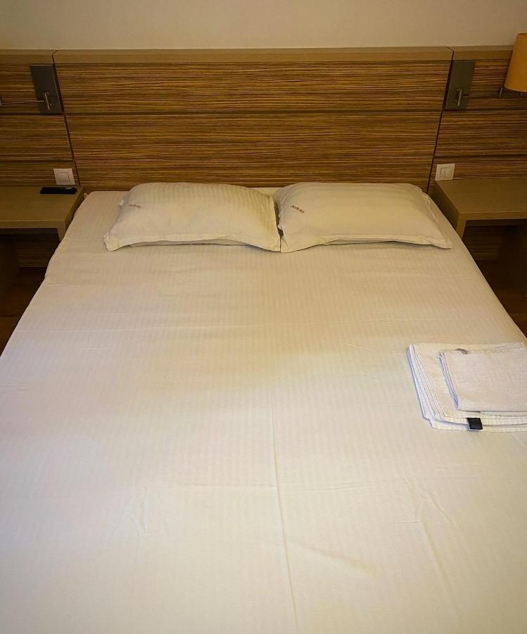 Dmt Apartament Rin Grand Bukarest Exteriör bild